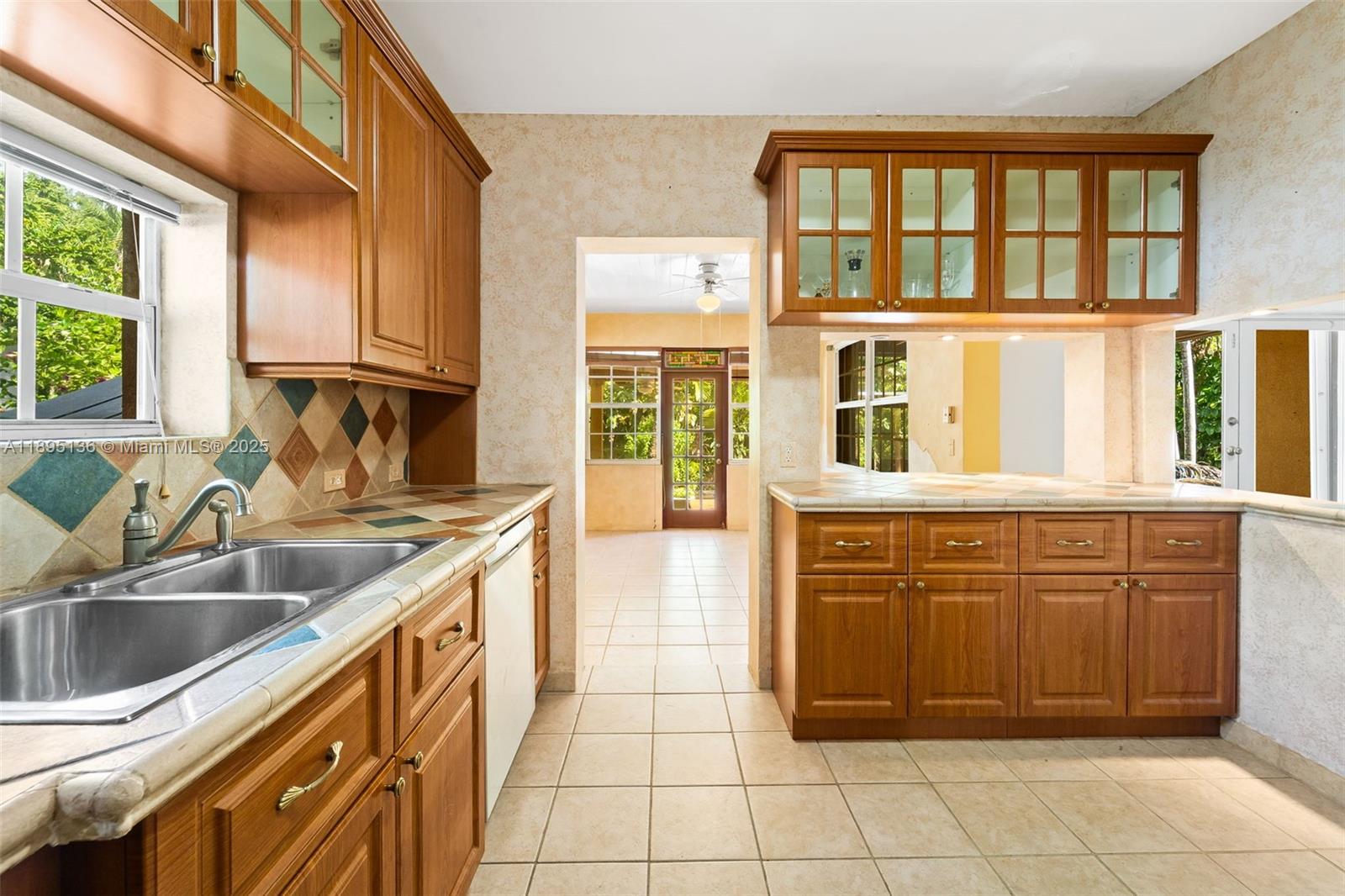 911 NE 72nd Ter Miami, FL 33138