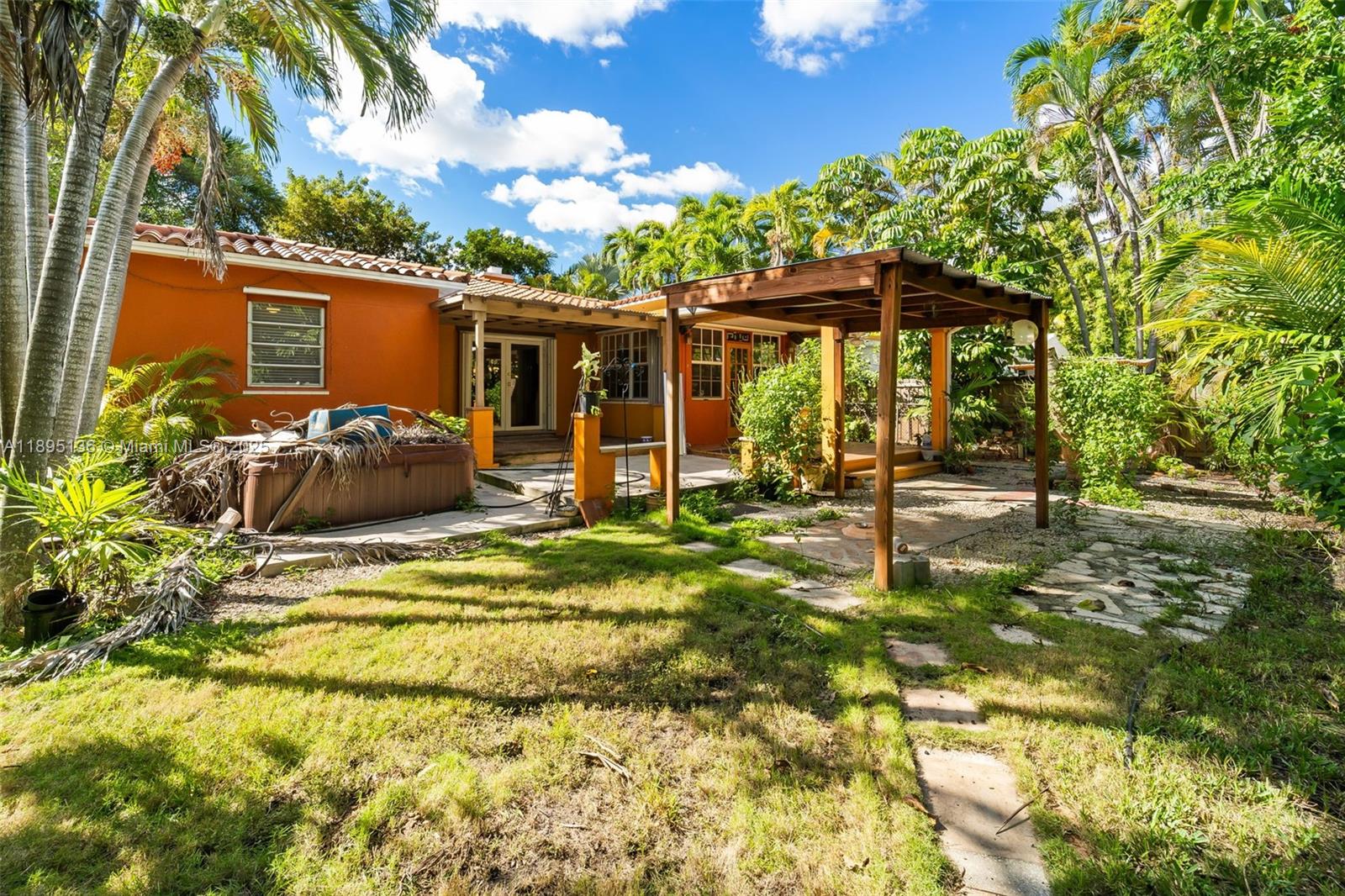 911 NE 72nd Ter Miami, FL 33138