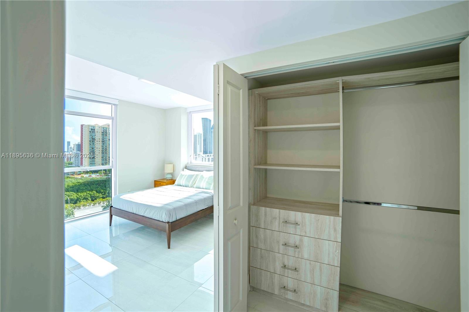 image 400 Sunny Isles Residence10
