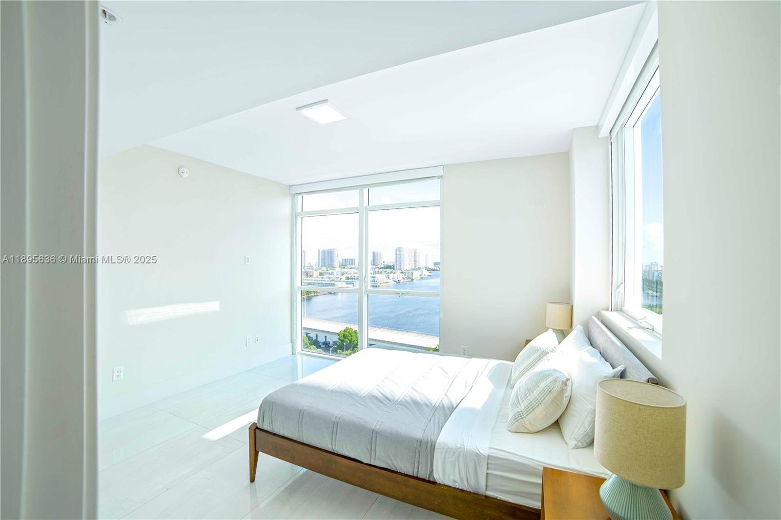 image 400 Sunny Isles Residence14