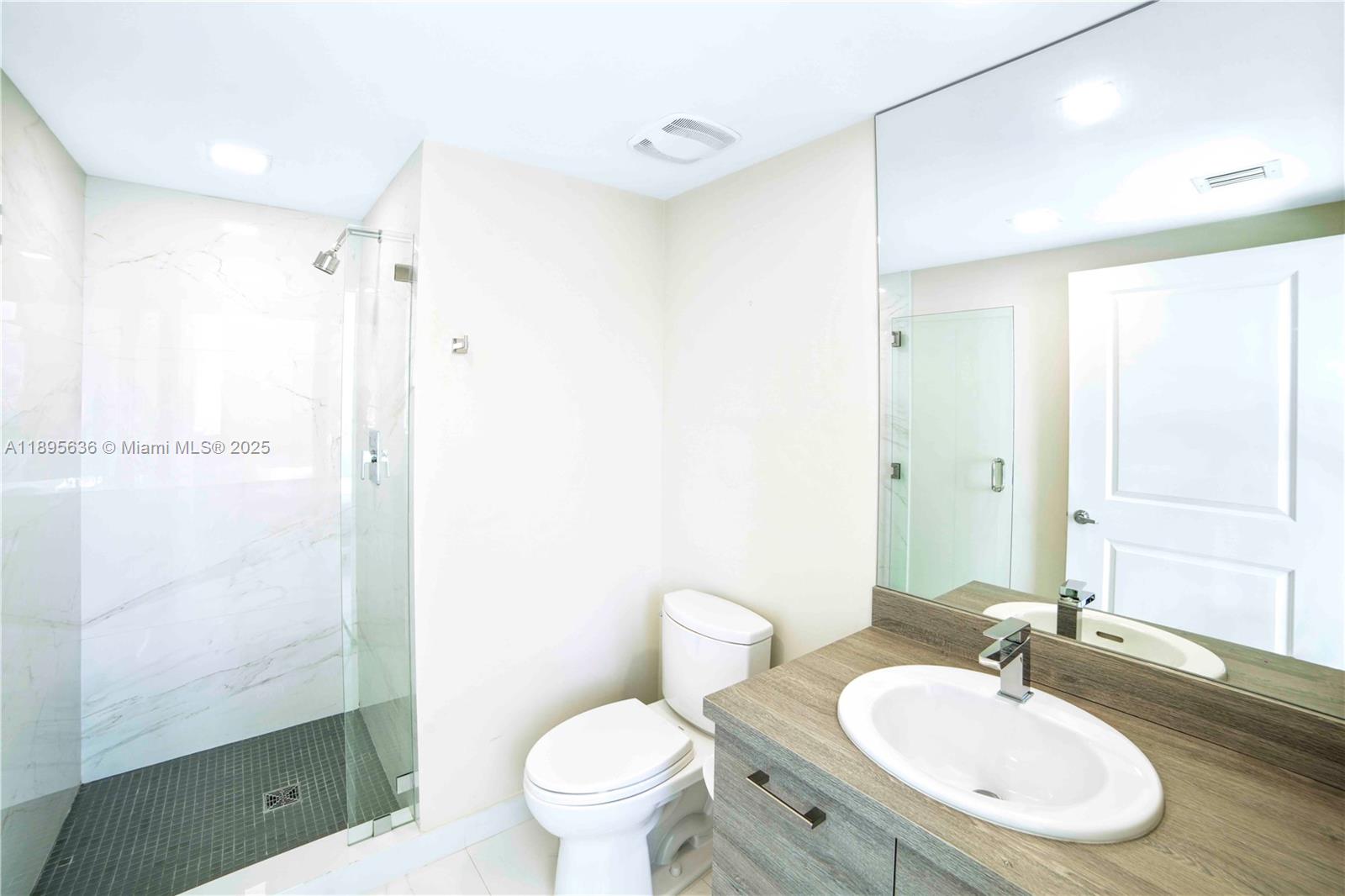 image 400 Sunny Isles Residence15