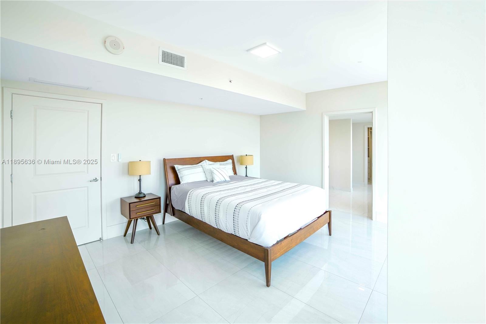 image 400 Sunny Isles Residence18
