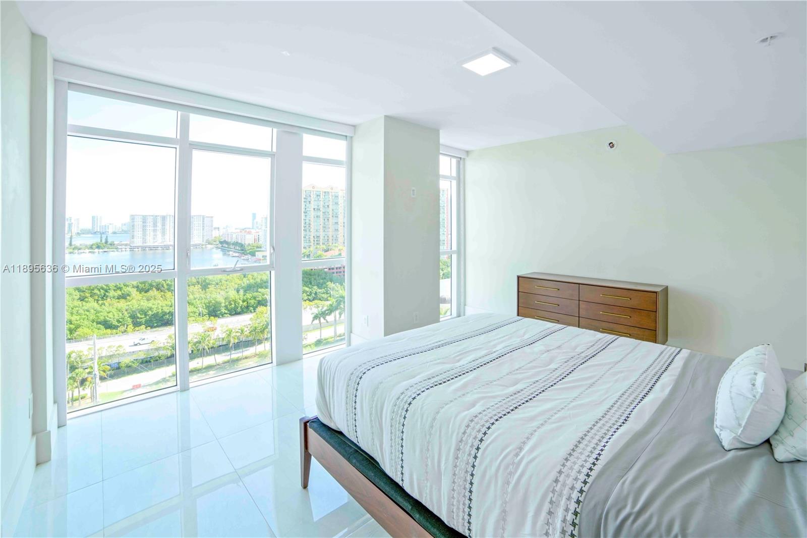 image 400 Sunny Isles Residence20