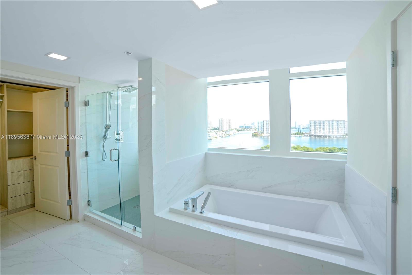 image 400 Sunny Isles Residence22