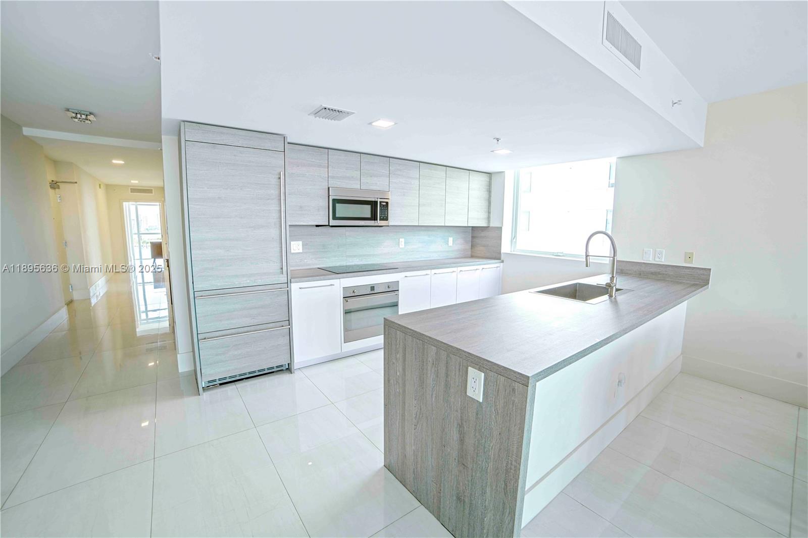 image 400 Sunny Isles Residence32