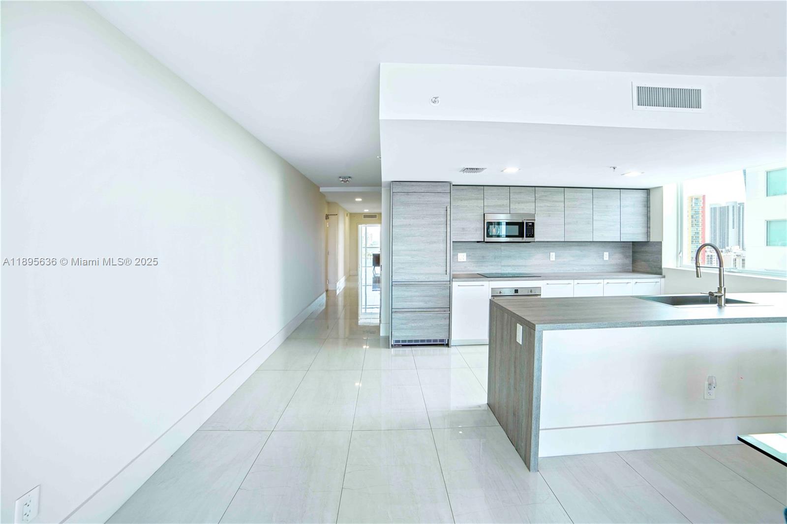image 400 Sunny Isles Residence36