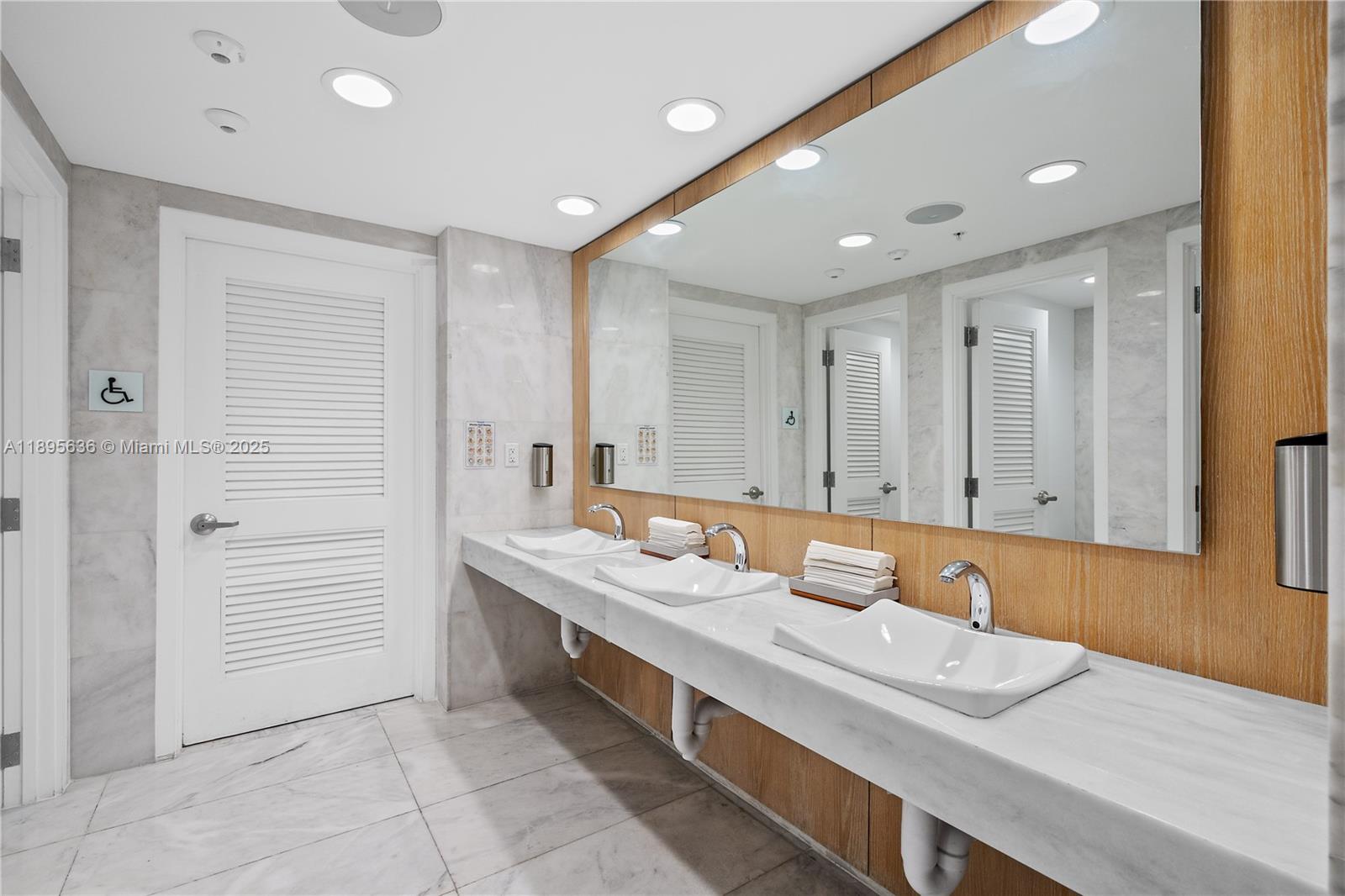 image 400 Sunny Isles Residence41
