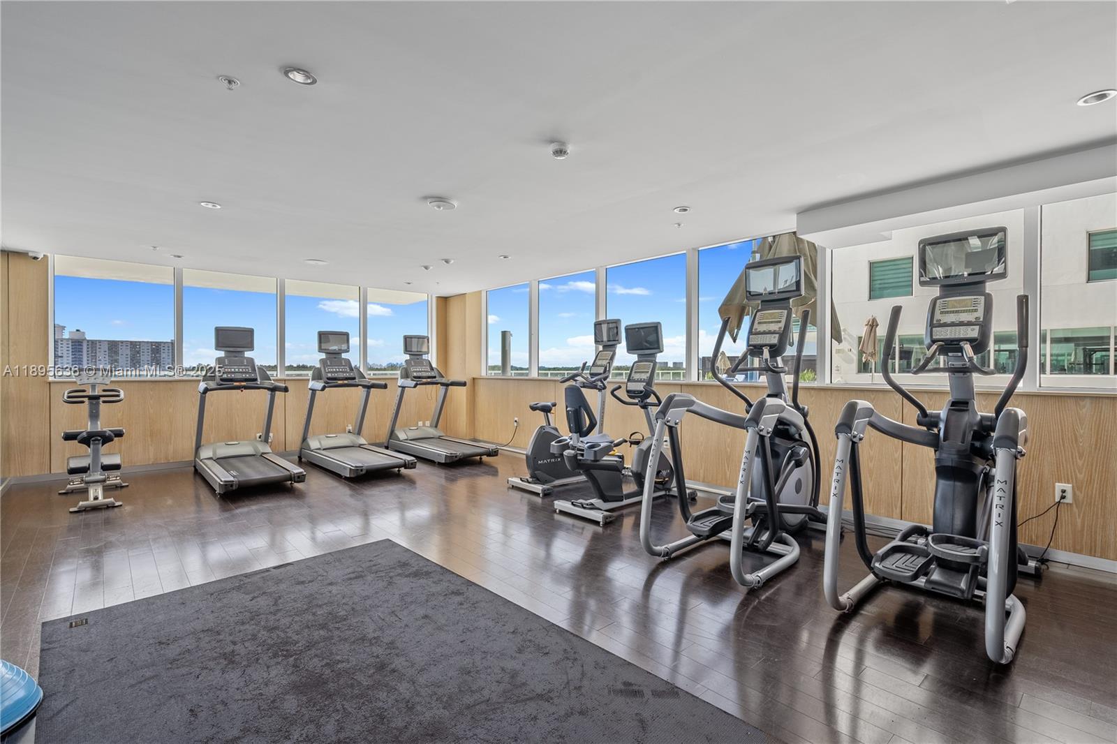 image 400 Sunny Isles Residence43