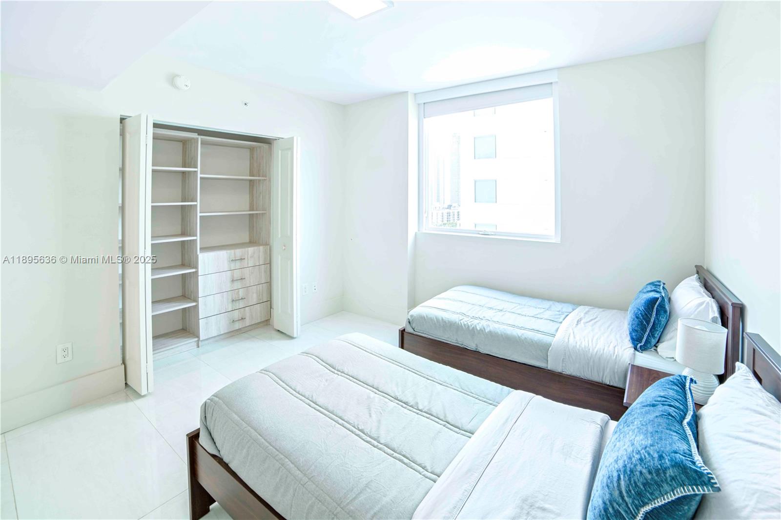 image 400 Sunny Isles Residence8