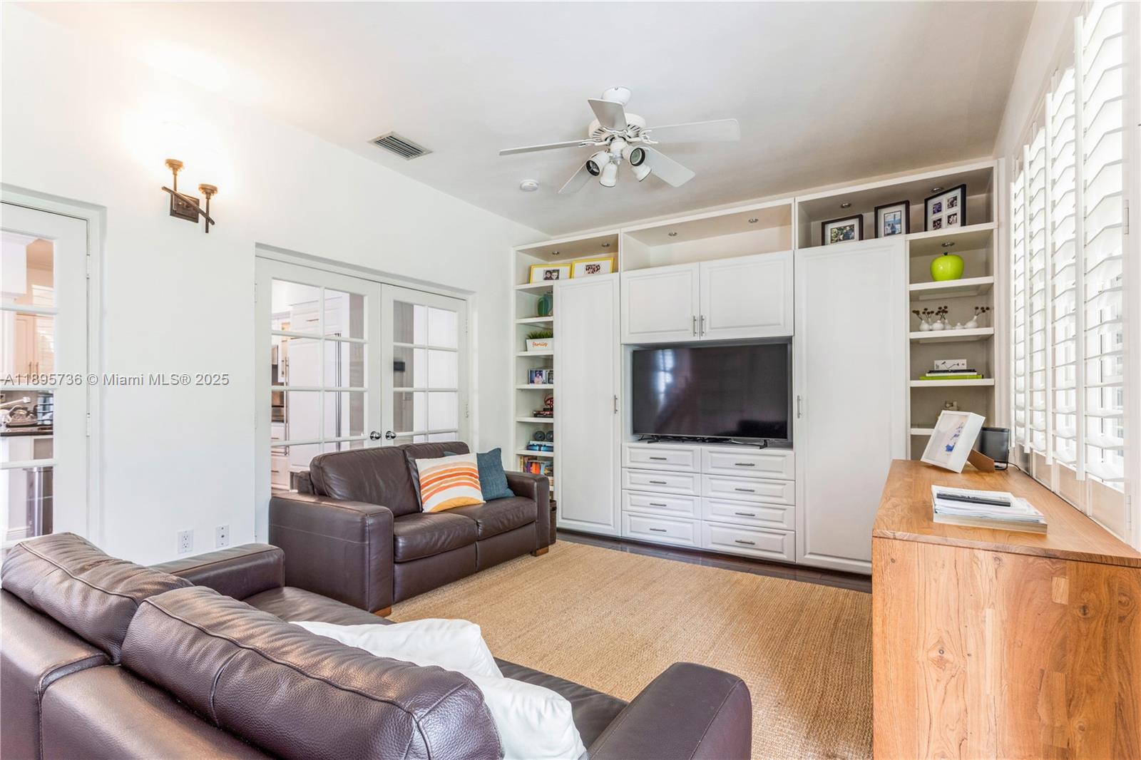 5774 SW 76th Ter South Miami, FL 33143