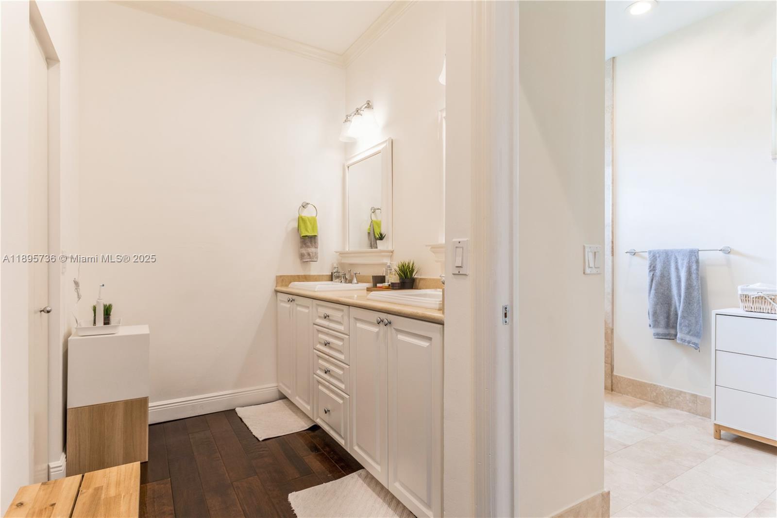 5774 SW 76th Ter South Miami, FL 33143