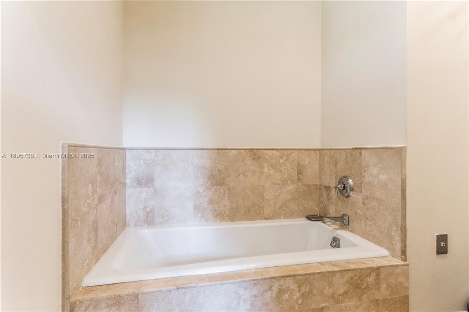 5774 SW 76th Ter South Miami, FL 33143