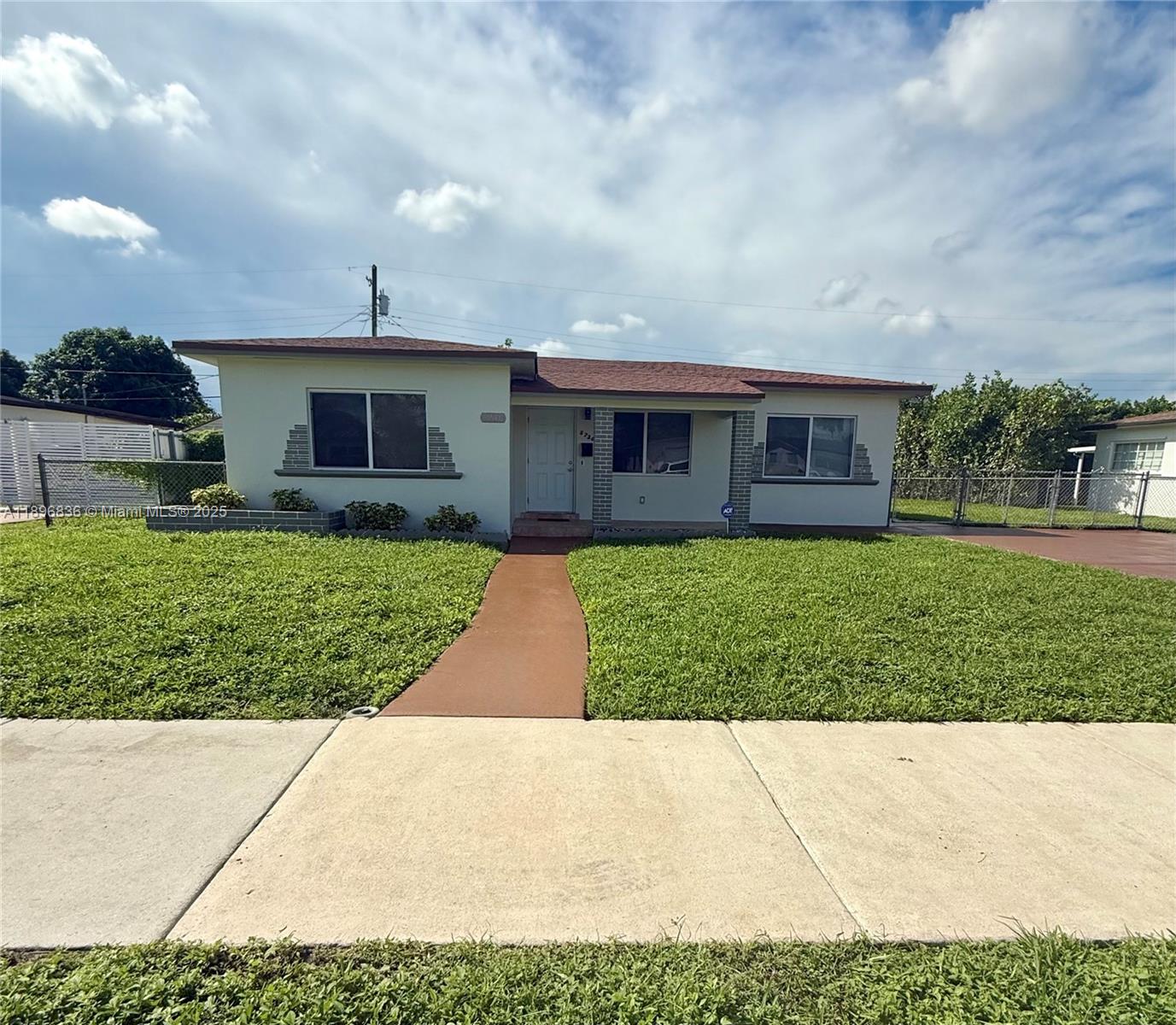 5730 NW 112th Ter