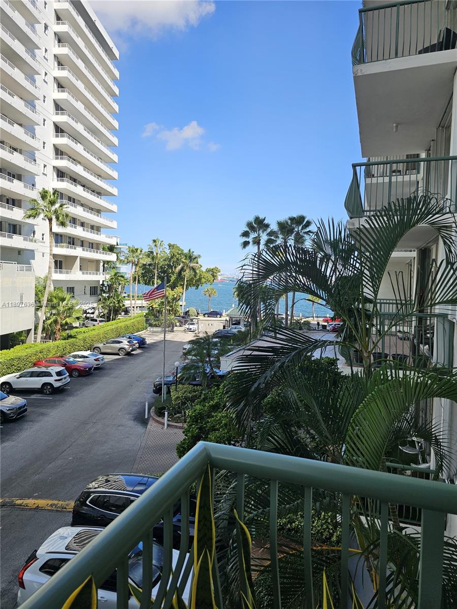 1408 Brickell Bay Dr #316
