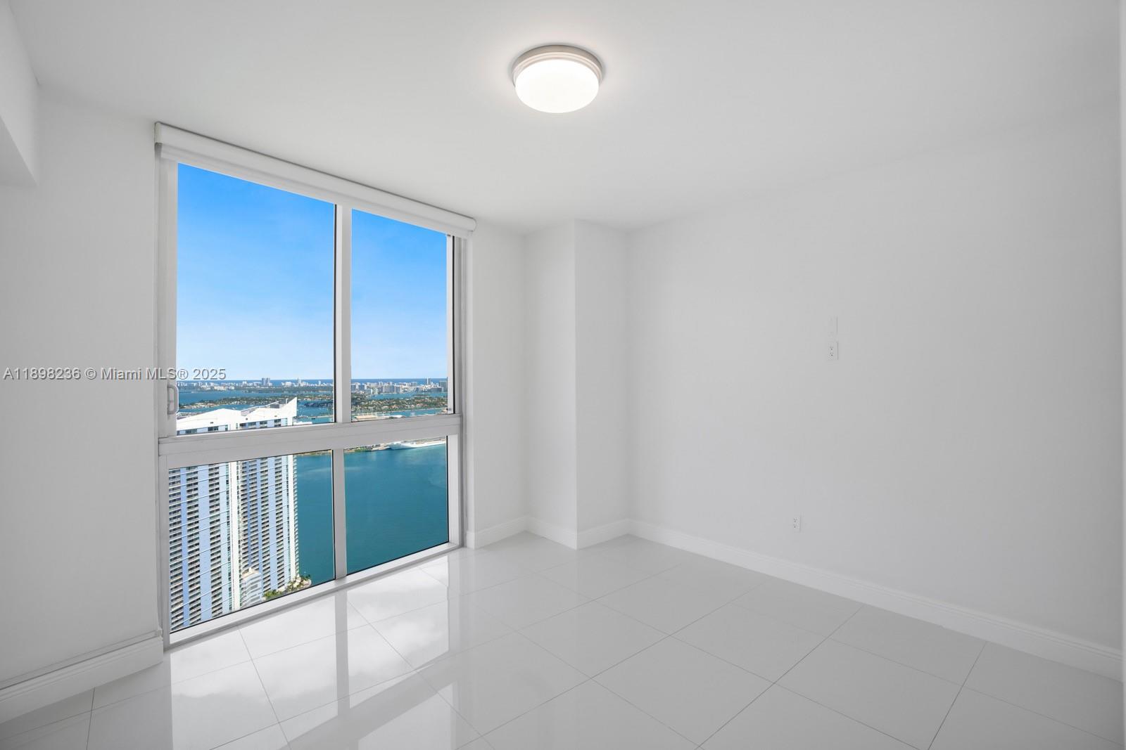 image Icon Brickell15
