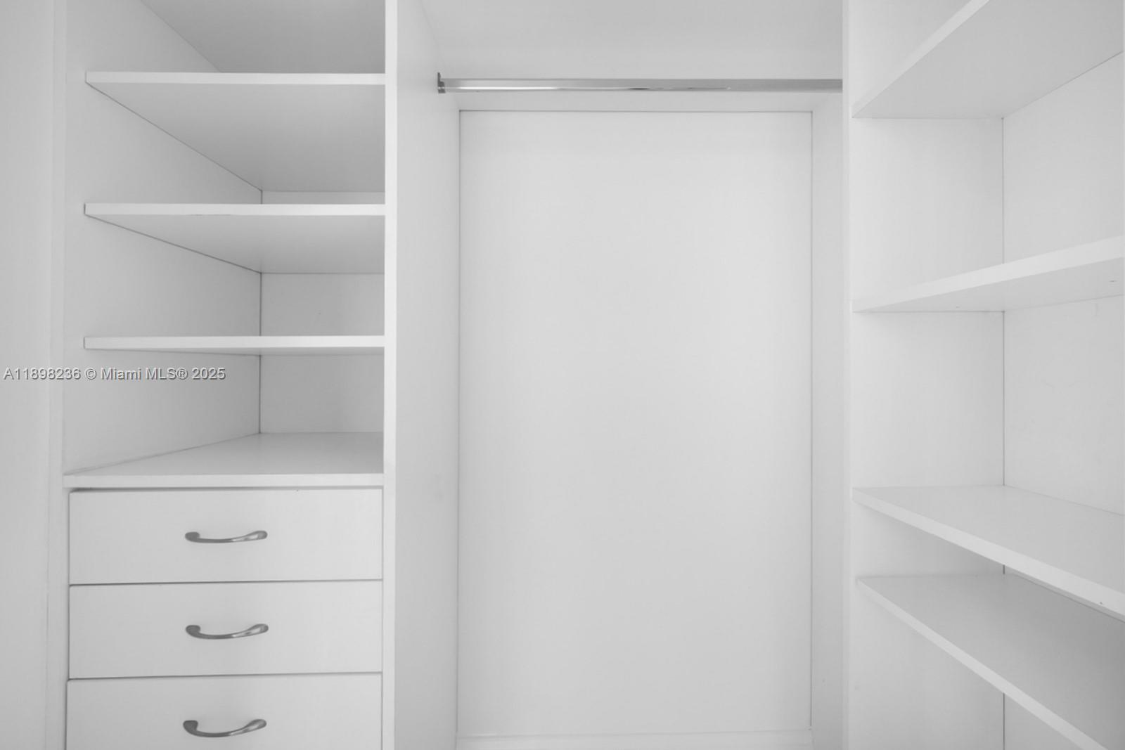 image Icon Brickell18