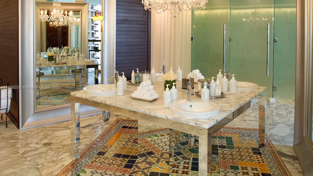 image Icon Brickell25