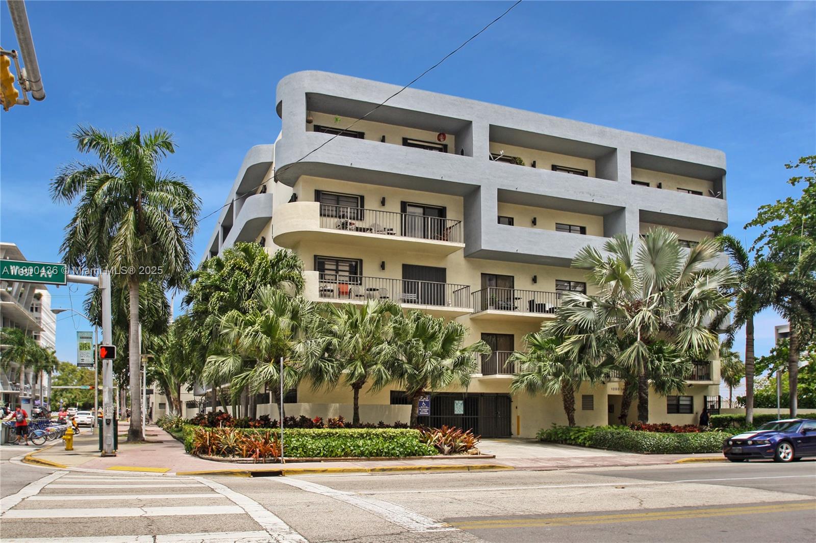 1250 Lincoln Rd #210