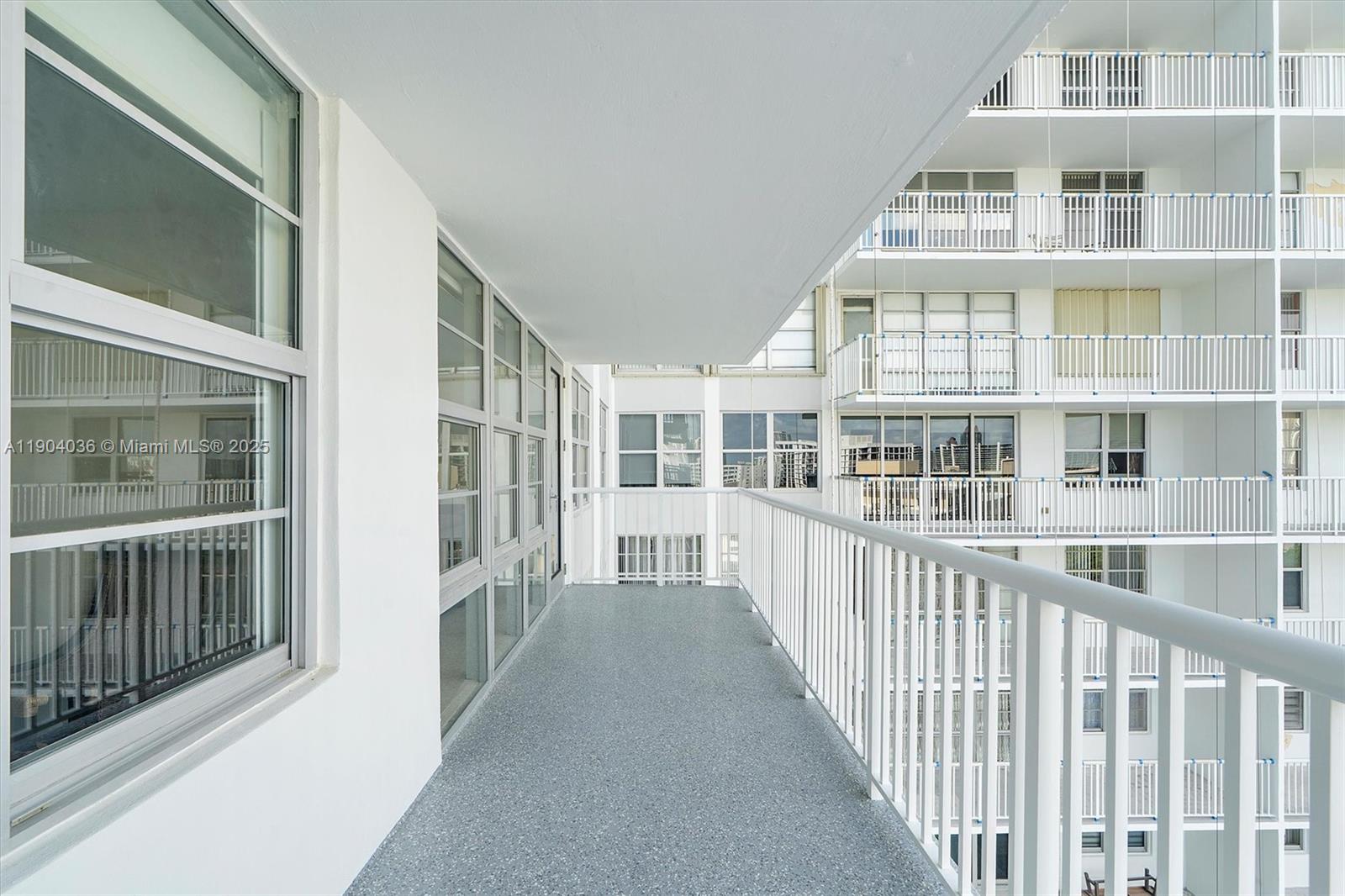 image Winston Towers40