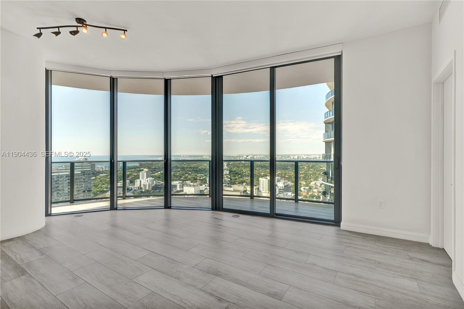 image Brickell Heights East4