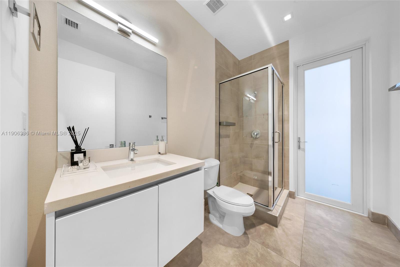 7541 NW 97th Ct Doral, FL 33178