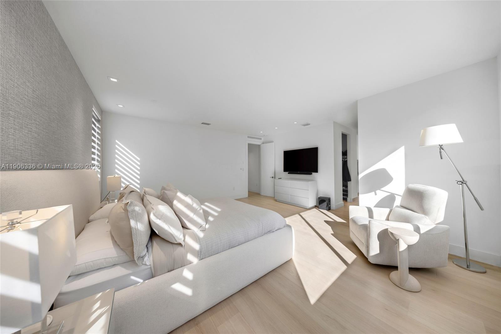 7541 NW 97th Ct Doral, FL 33178