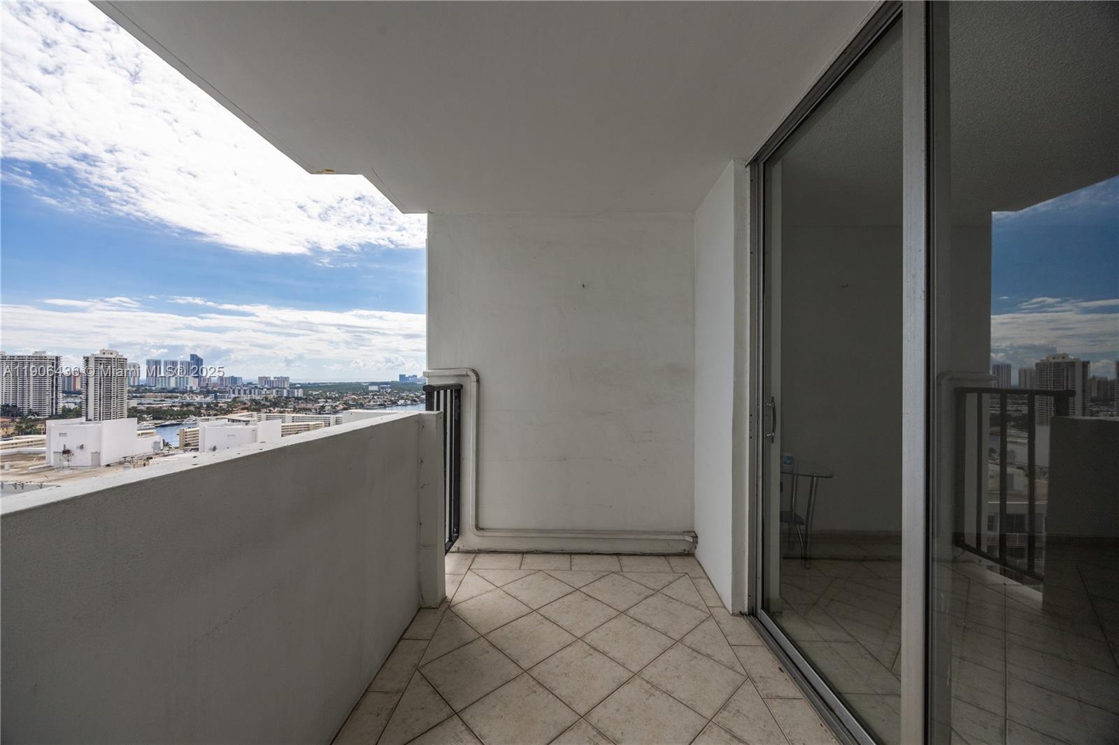 2750 NE 183rd St #2601 Aventura, FL 33160