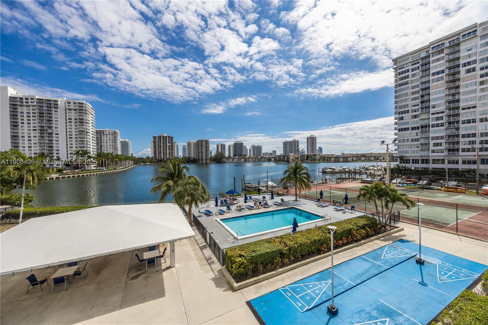 2750 NE 183rd St #2601 Aventura, FL 33160