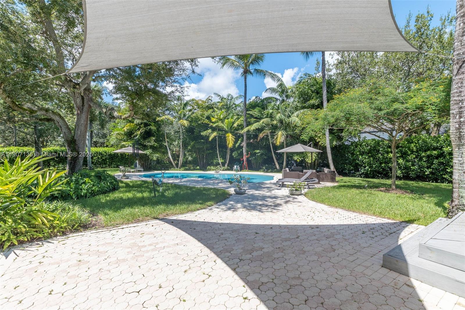 9240 SW 69th Ct Pinecrest, FL 33156