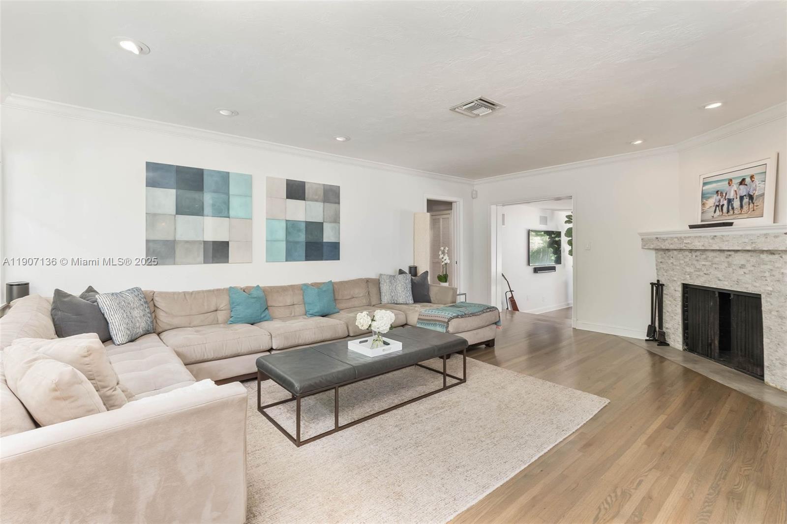 9240 SW 69th Ct Pinecrest, FL 33156