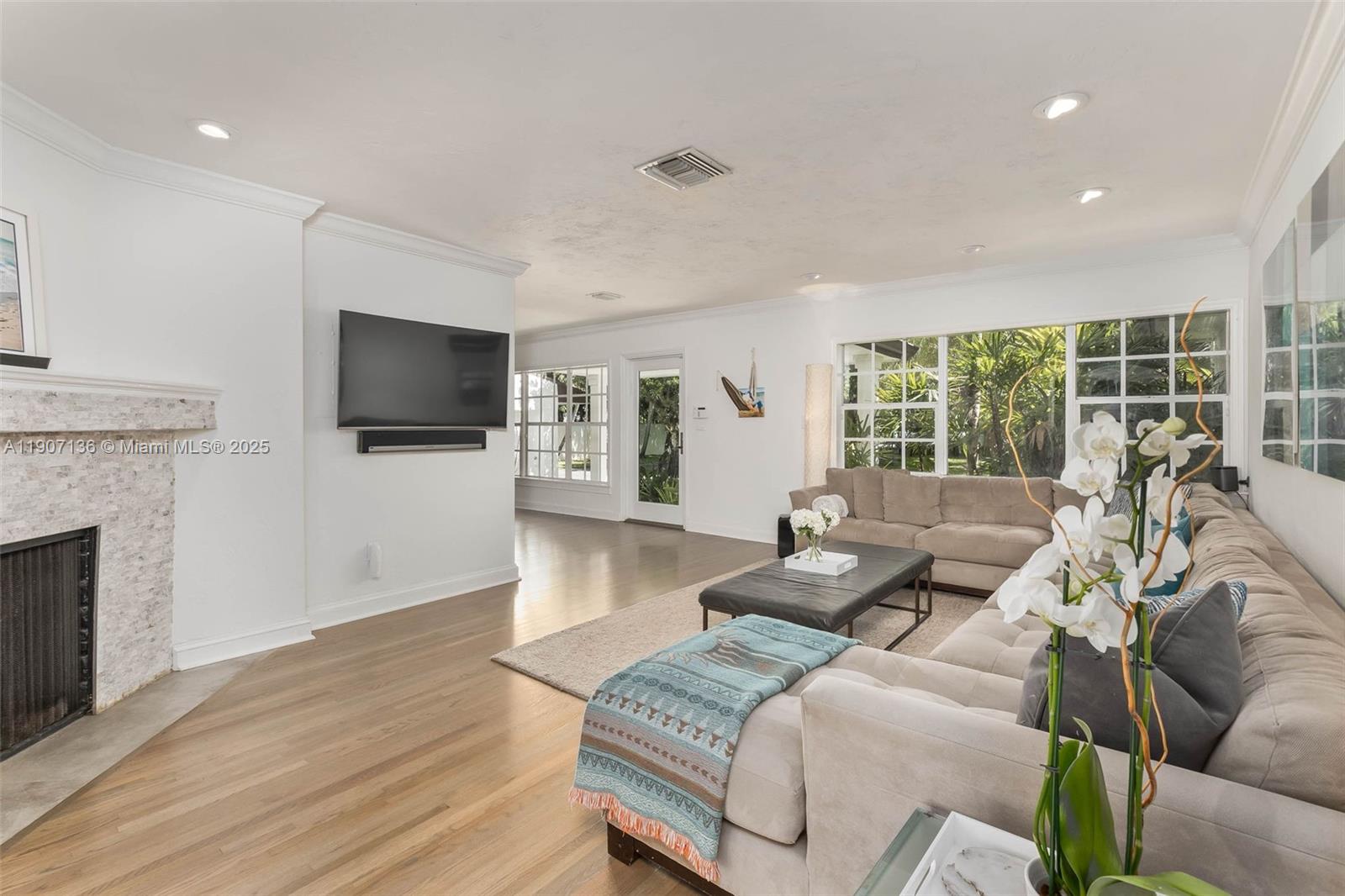 9240 SW 69th Ct Pinecrest, FL 33156