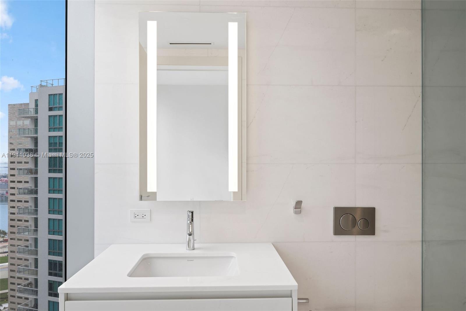 300 Biscayne Blvd Way #3404 Miami, FL 33131