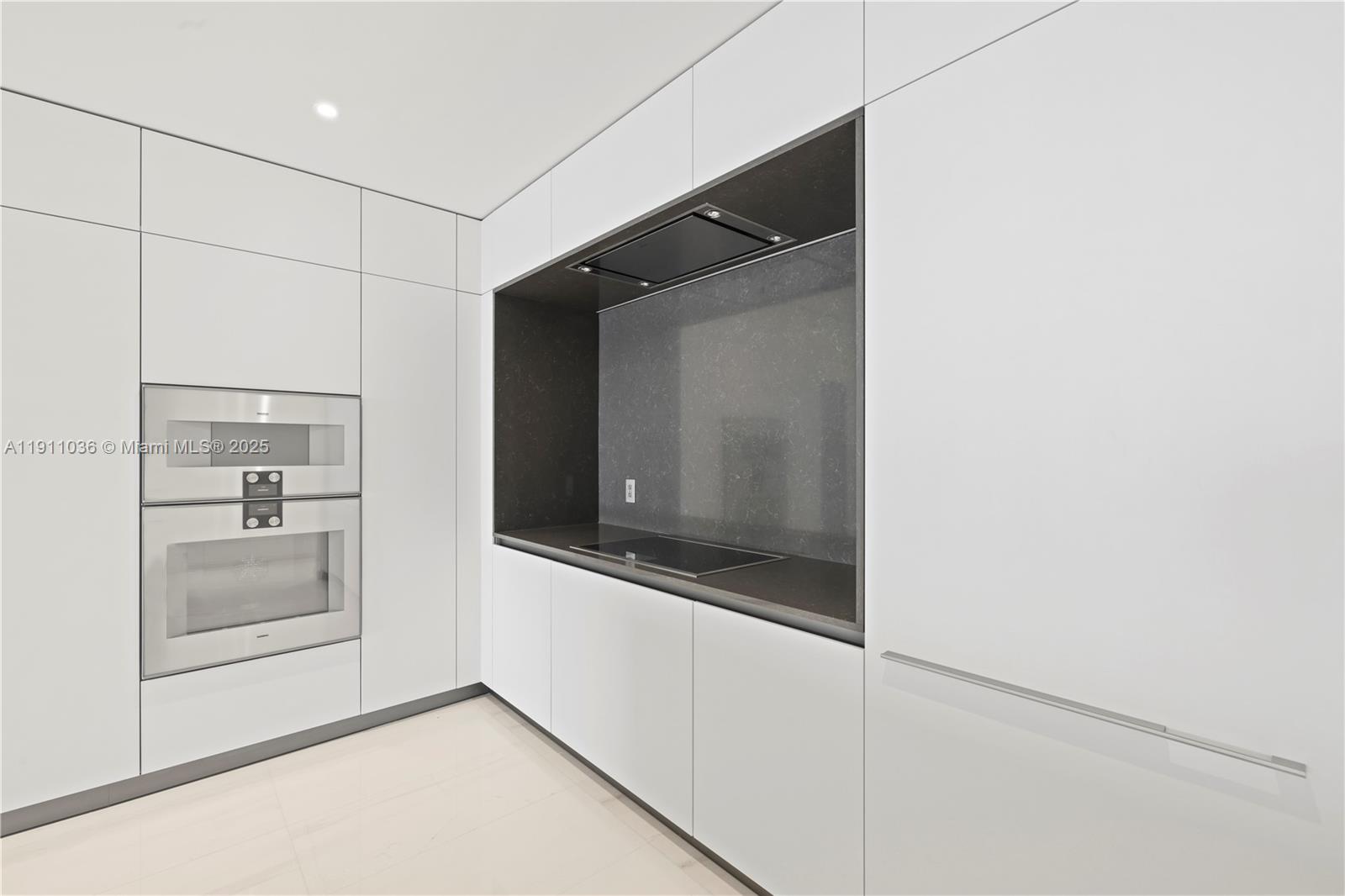 300 Biscayne Blvd Way #3404 Miami, FL 33131