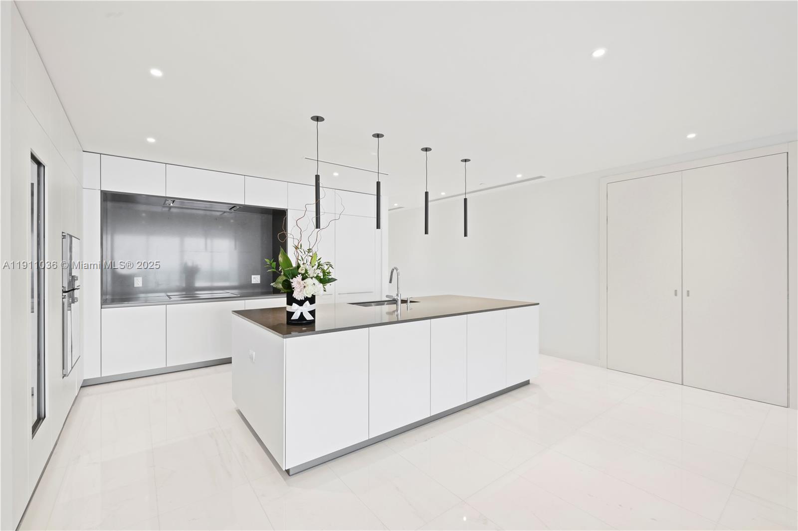 300 Biscayne Blvd Way #3404 Miami, FL 33131