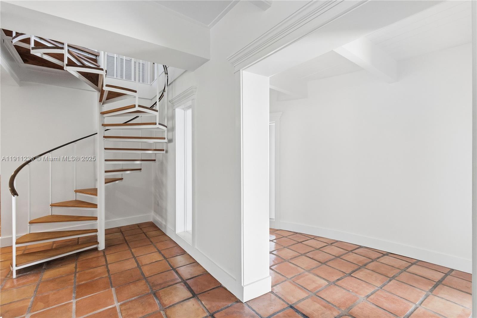 4 Harbor Pt Key Biscayne, FL 33149