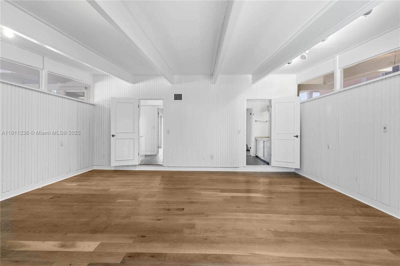 4 Harbor Pt Key Biscayne, FL 33149