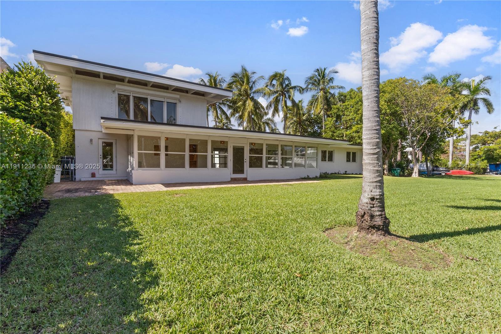 4 Harbor Pt Key Biscayne, FL 33149