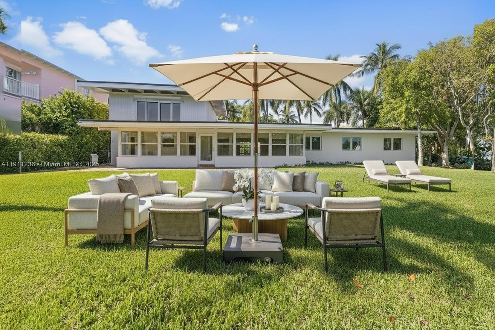 4 Harbor Pt Key Biscayne, FL 33149