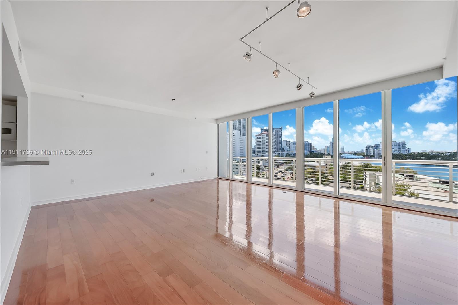 6580 Indian Crk Dr #602 Miami Beach, FL 33141