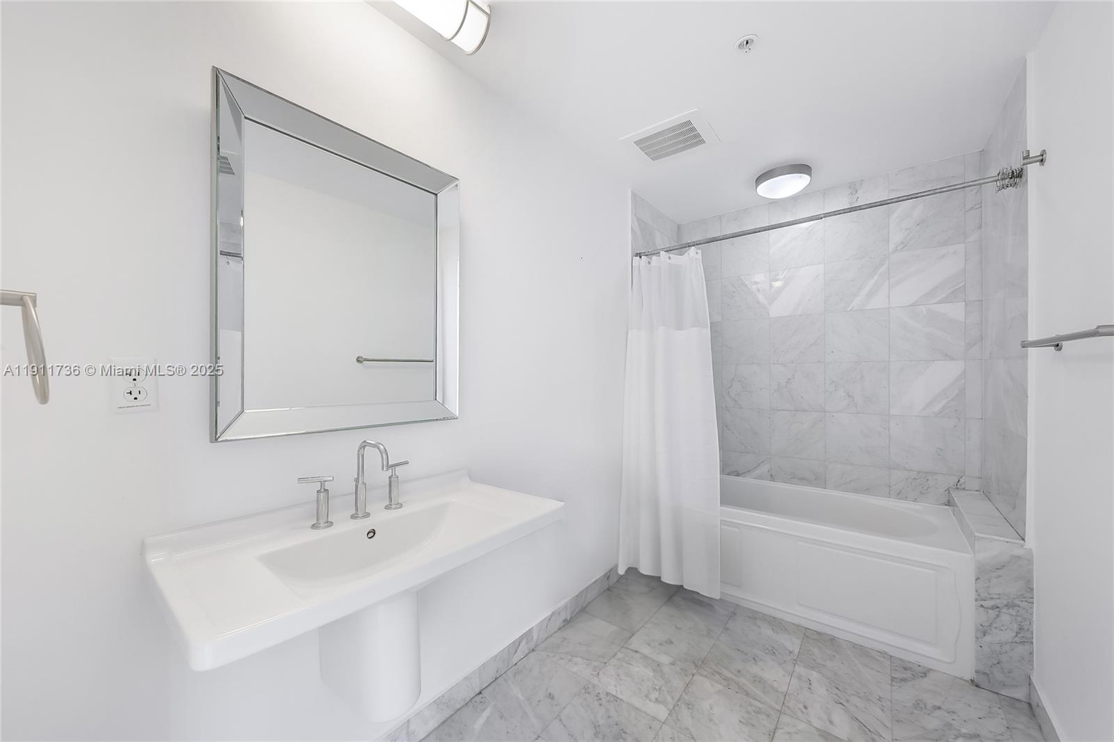 6580 Indian Crk Dr #602 Miami Beach, FL 33141