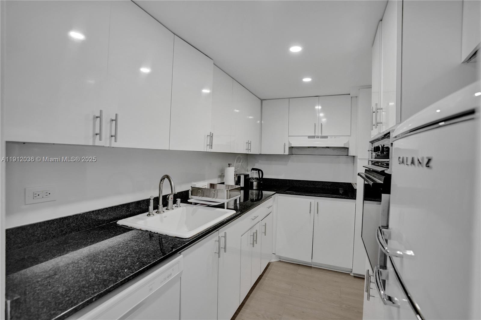 3 Island Ave #PHK Miami Beach, FL 33139