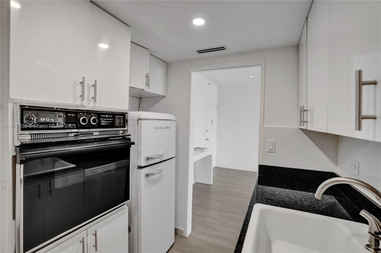 3 Island Ave #PHK Miami Beach, FL 33139