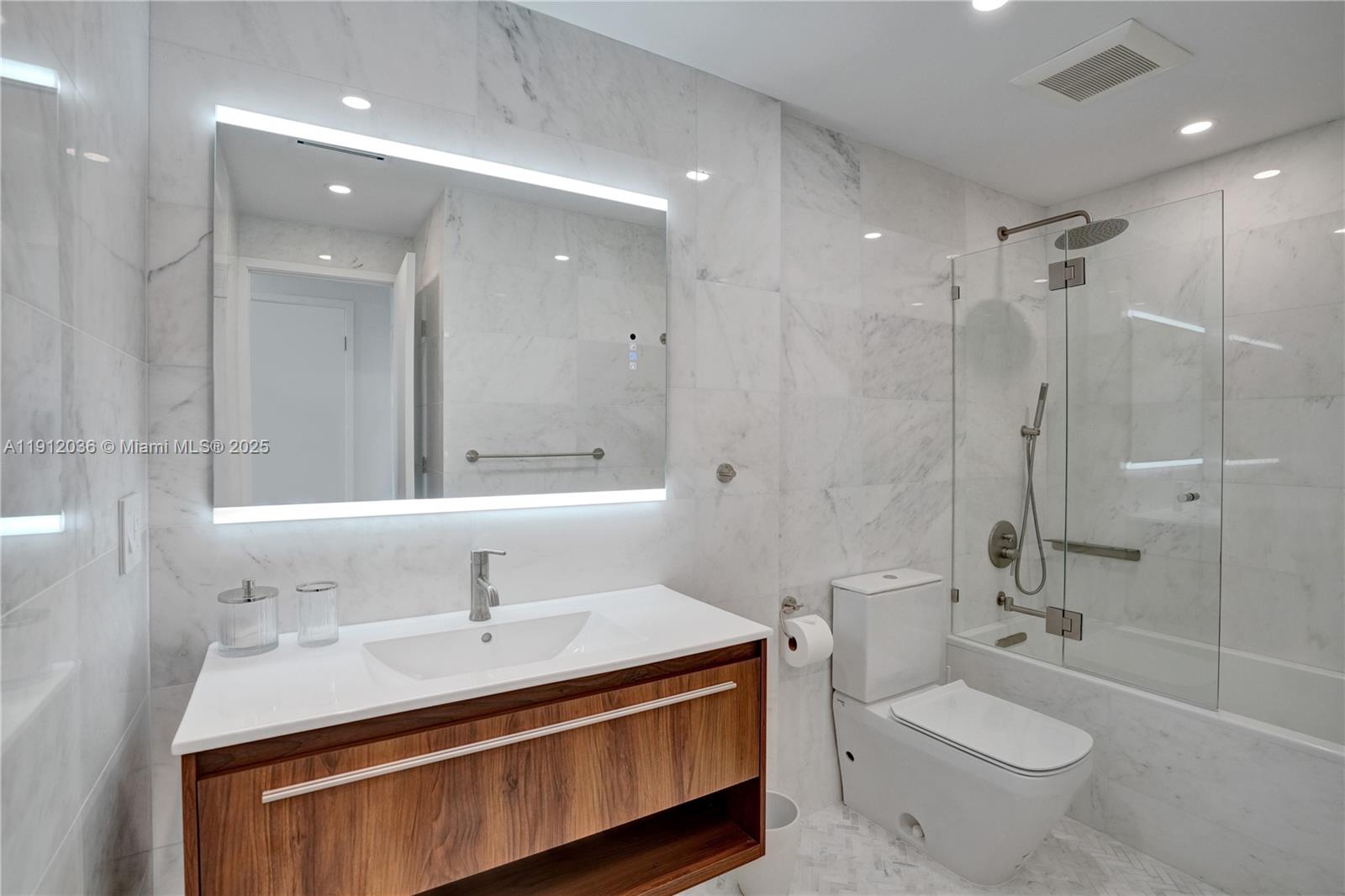 3 Island Ave #PHK Miami Beach, FL 33139