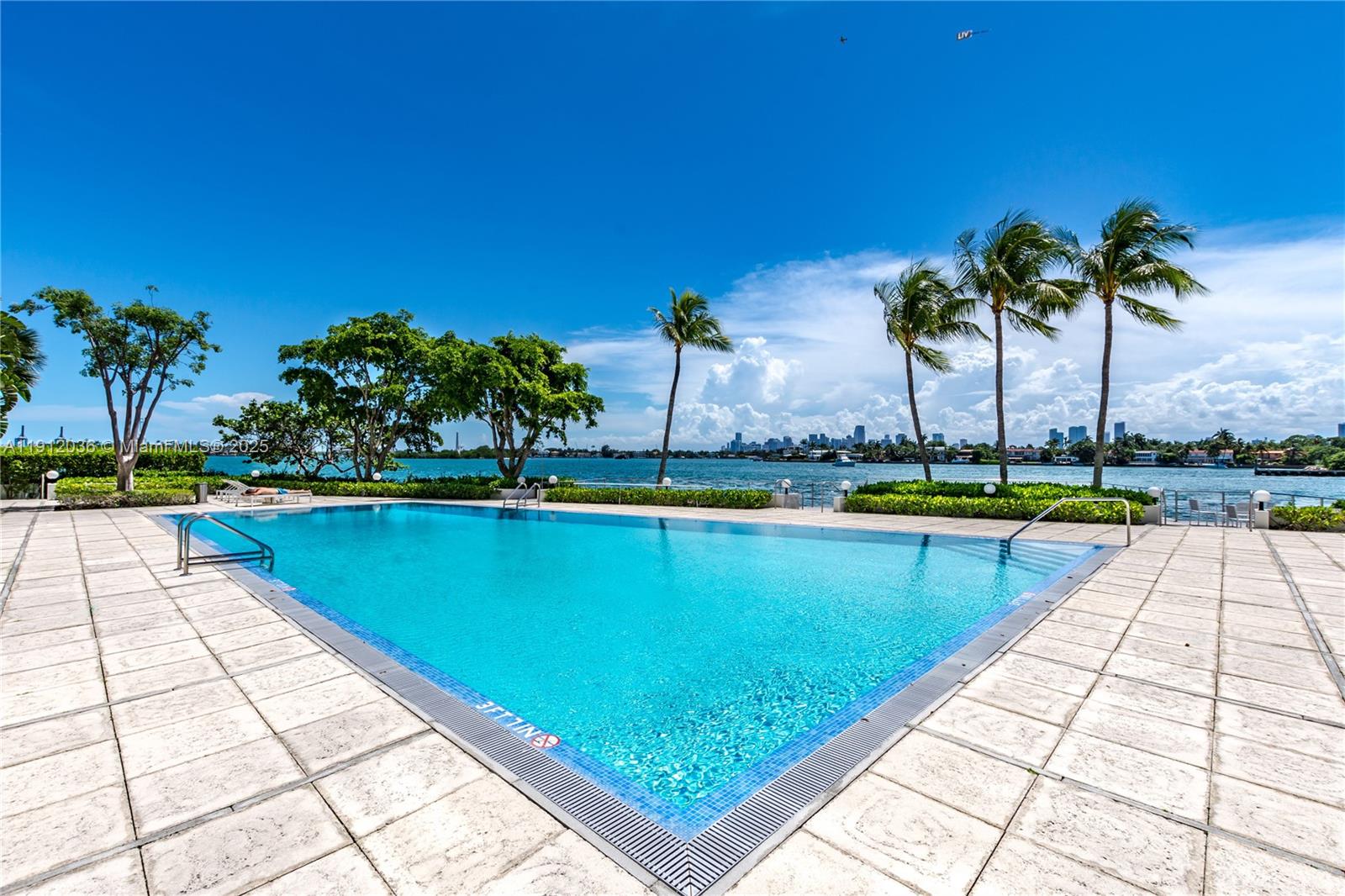 3 Island Ave #PHK Miami Beach, FL 33139
