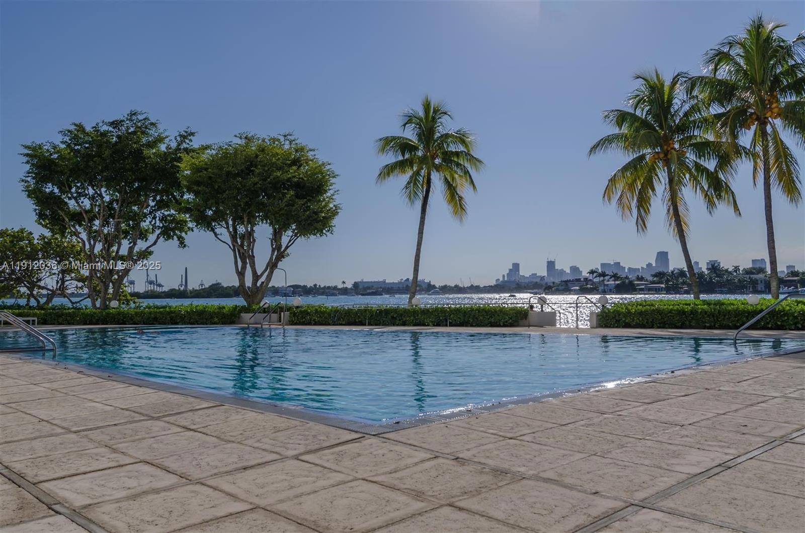 3 Island Ave #PHK Miami Beach, FL 33139