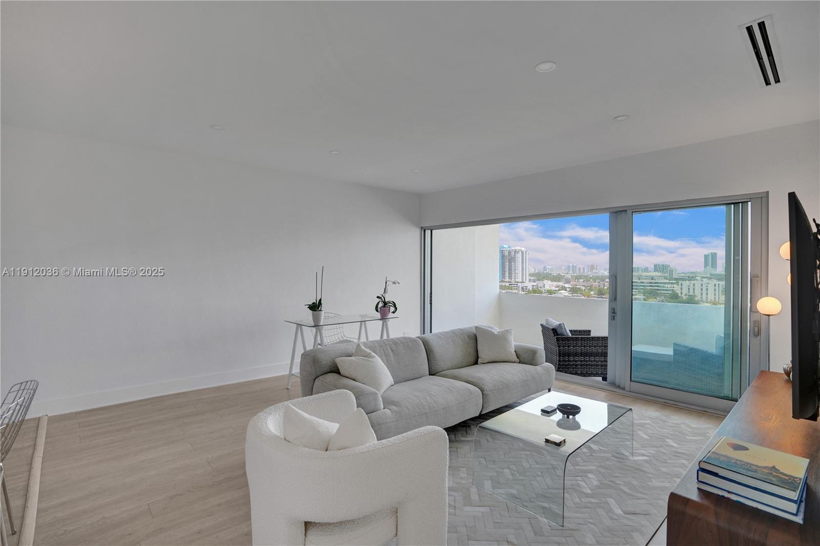 3 Island Ave #PHK Miami Beach, FL 33139