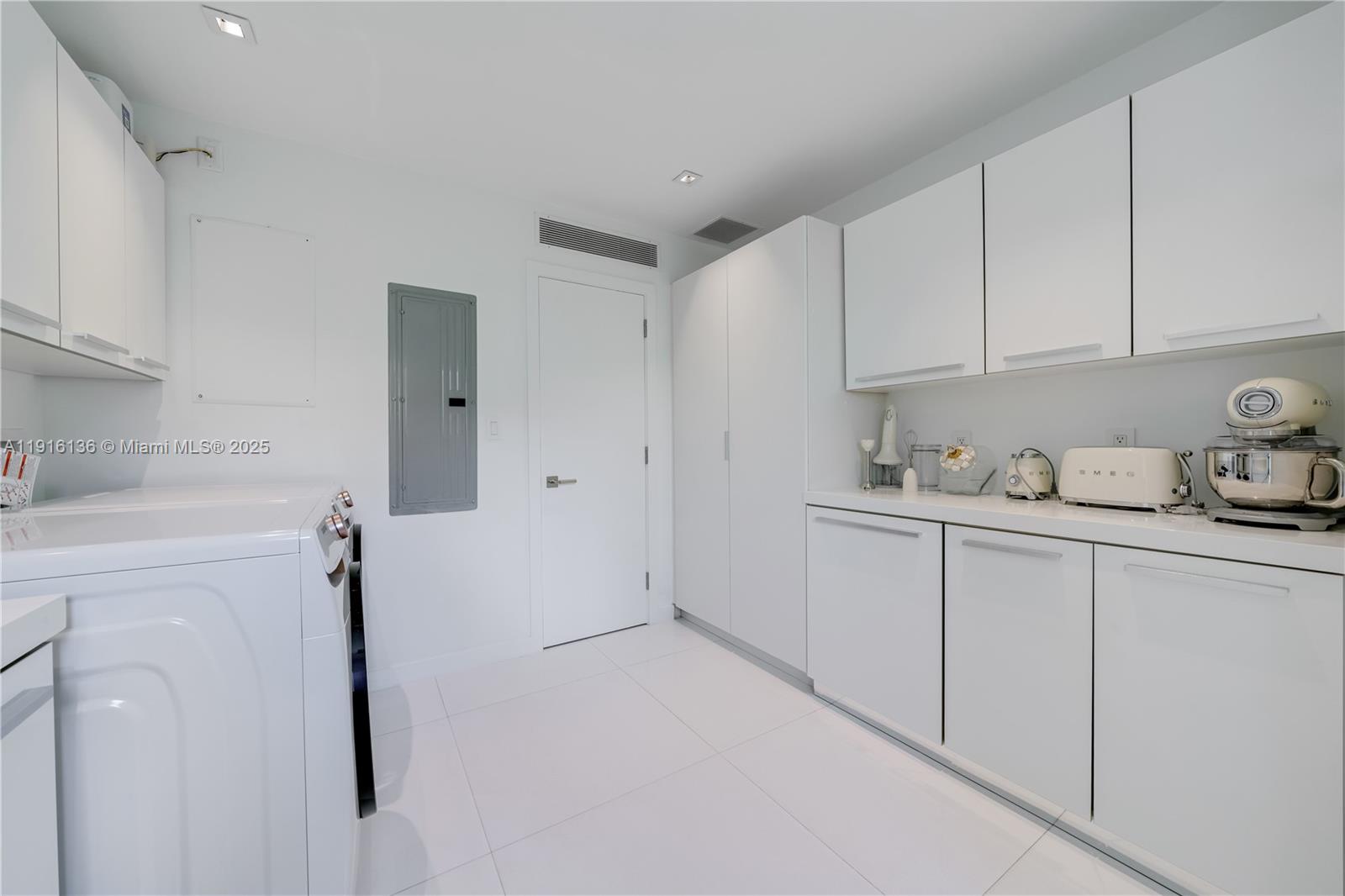 475 Woodcrest Rd Key Biscayne, FL 33149