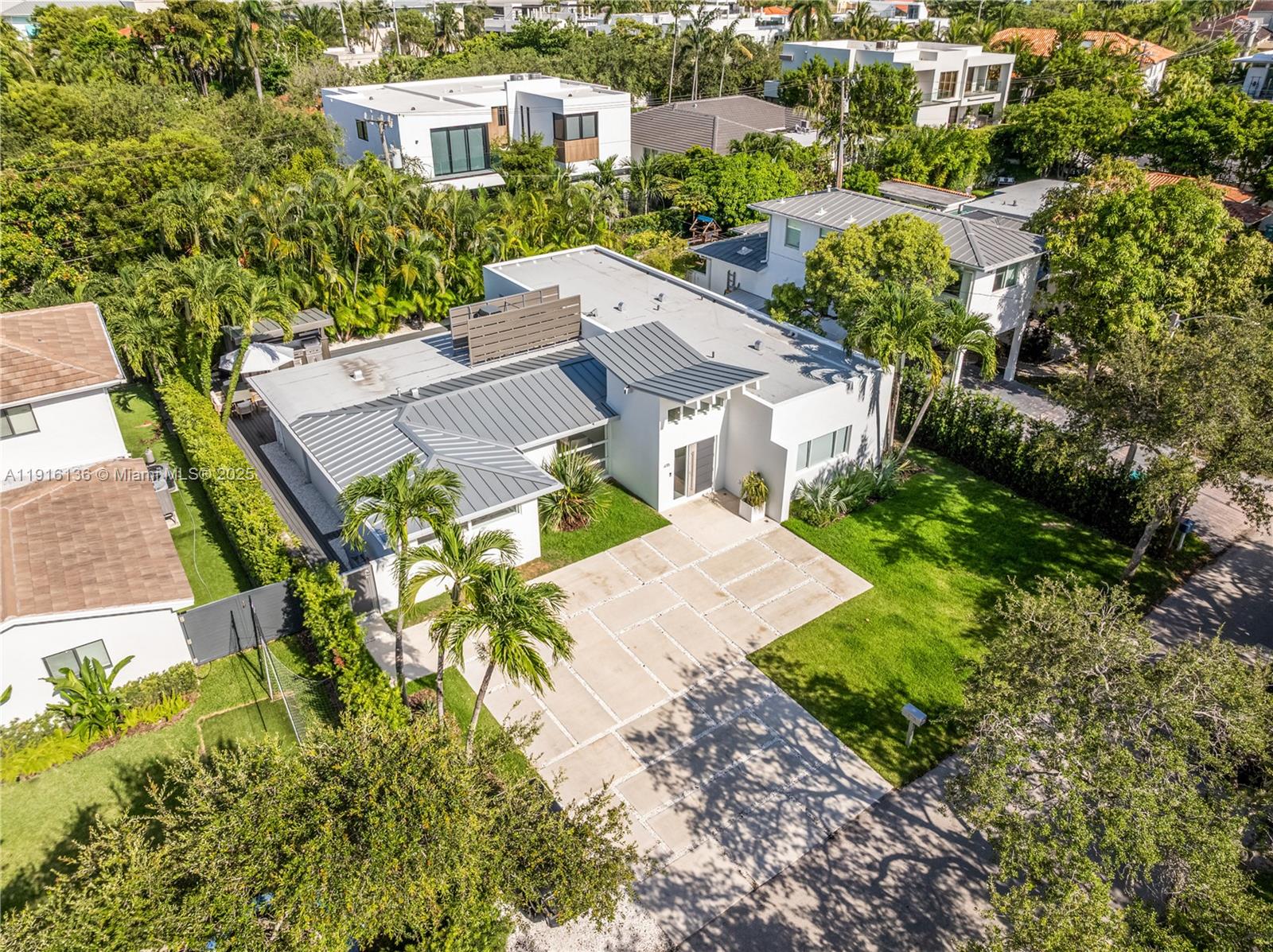 475 Woodcrest Rd Key Biscayne, FL 33149