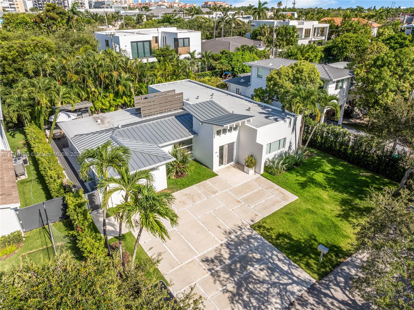 475 Woodcrest Rd Key Biscayne, FL 33149
