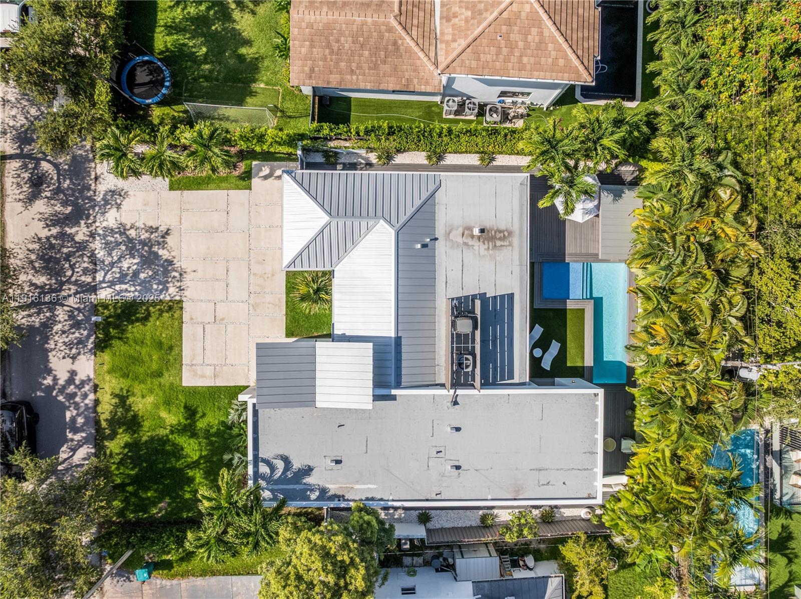 475 Woodcrest Rd Key Biscayne, FL 33149